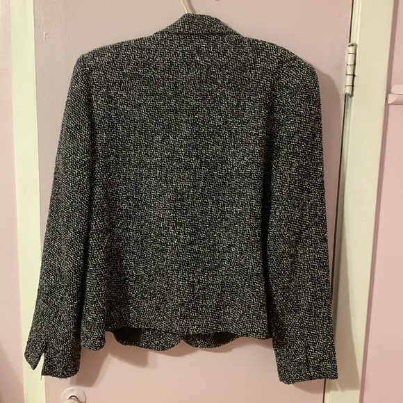 Blazer - Picture 2 of 4